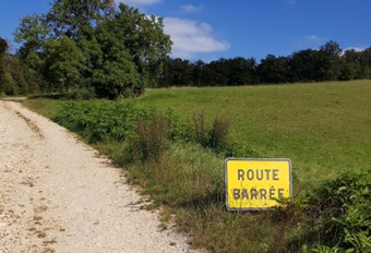 Photo panneau Route barrée en entrée de chemin